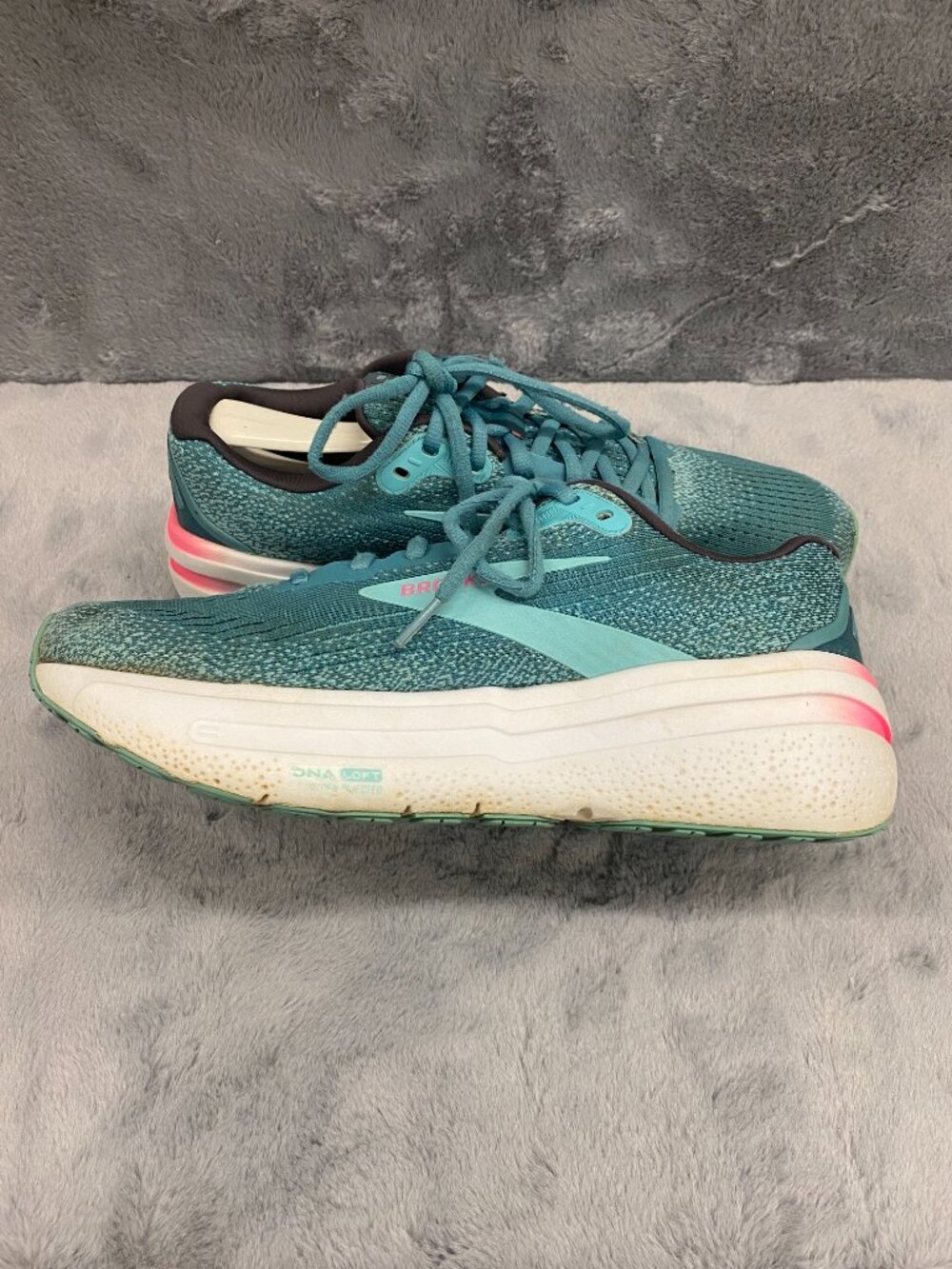 Brooks Ghost Max 2 Womens Teal Pink Athletic Running Shoes Womens Size 10 - Picture 10 of 15